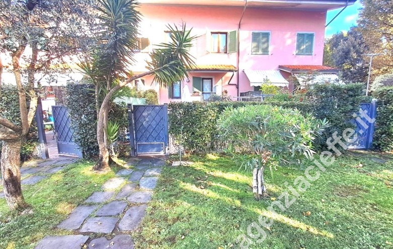 Villetta a schiera in vendita a Forte Dei Marmi - Foto 1