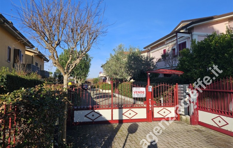 Appartamento in vendita a Marina Di Massa (Massa) - Foto 1