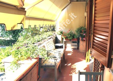 Ronchi appartamento con terraz