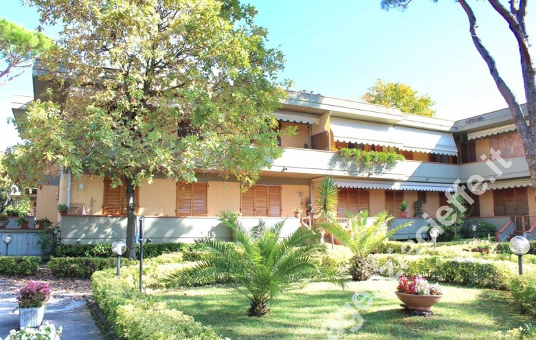 Appartamento in vendita a Marina Di Massa (Massa) - Foto 2