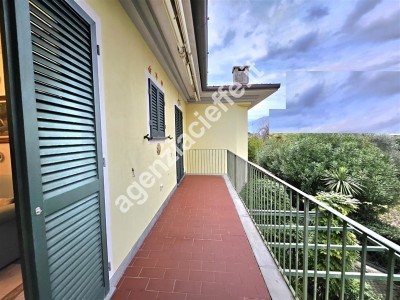 Marina di Massa – Centraliss...