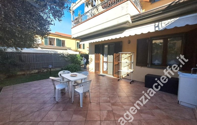 Appartamento in vendita a Marina Di Massa (Massa) - Foto 1