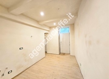 Massa, appartamento con ingres