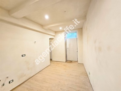 Massa, appartamento con ingres...