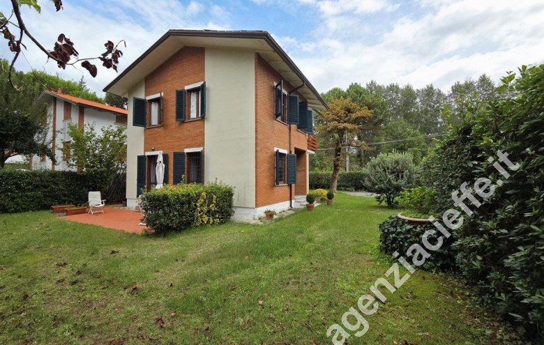 Villa - villetta in vendita a Marina Di Massa (Massa) - Foto 2