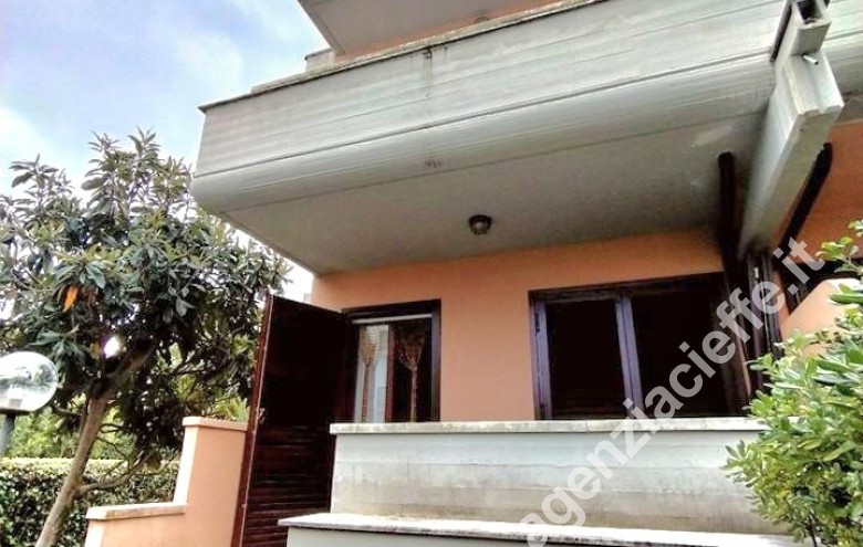 Villetta a schiera in vendita a Marina Di Massa (Massa) - Foto 1