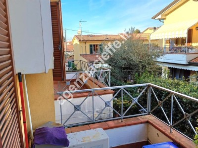 Marina di Massa – Luminoso a...