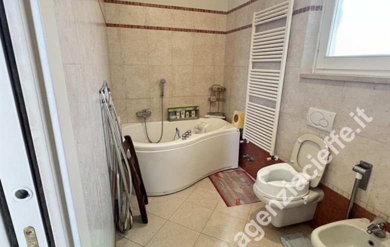 Appartamento indipendente in vendita a Cervaiolo (Montignoso) - Foto 9