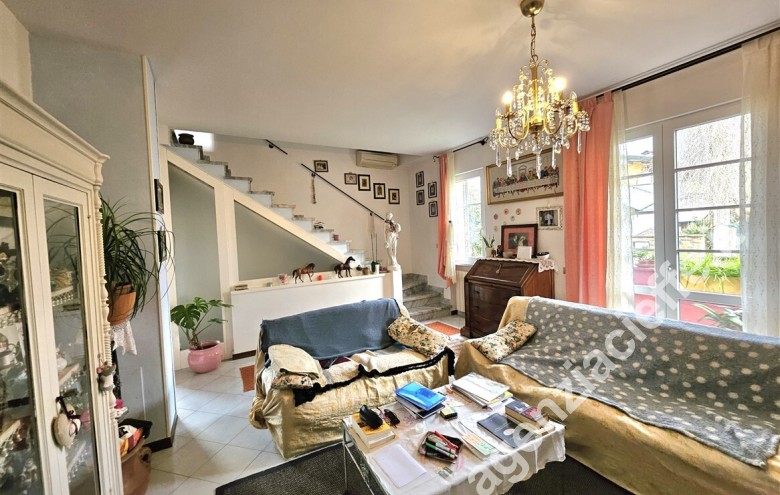 Casa bi-trifamiliare in vendita a Marina Di Massa (Massa) - Foto 3