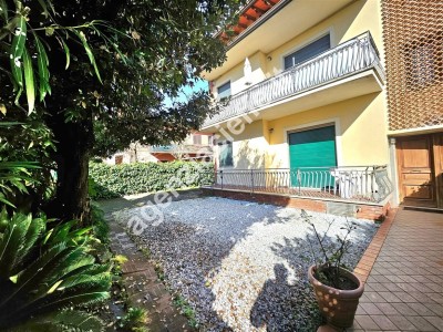 Ronchi, a pochi passi dalle sp...