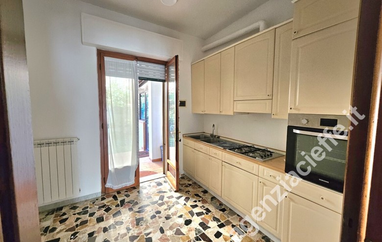 Casa bi-trifamiliare in vendita a Marina Di Massa (Massa) - Foto 5