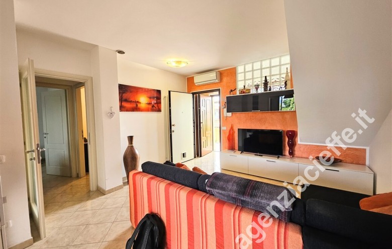 Appartamento indipendente in vendita a Marina Di Massa (Massa) - Foto 4