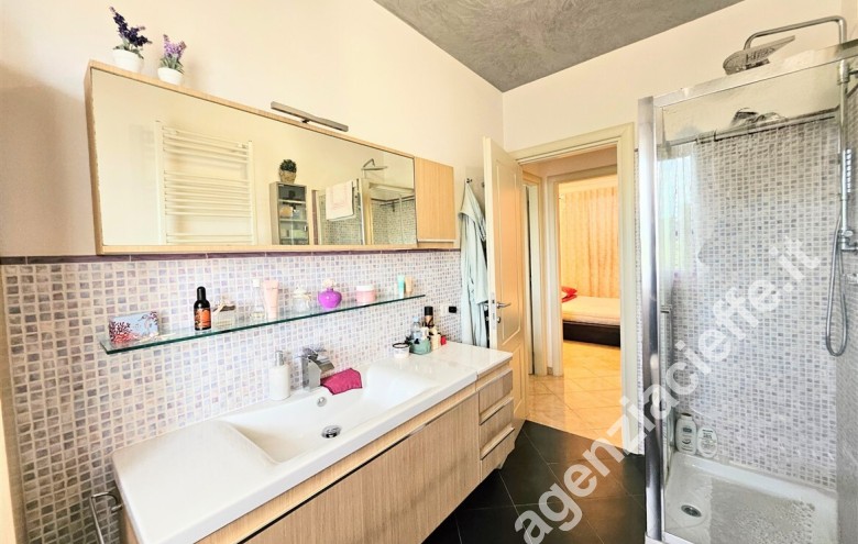 Appartamento indipendente in vendita a Marina Di Massa (Massa) - Foto 10