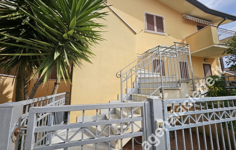 Appartamento indipendente in vendita a Marina Di Massa (Massa) - Foto 25