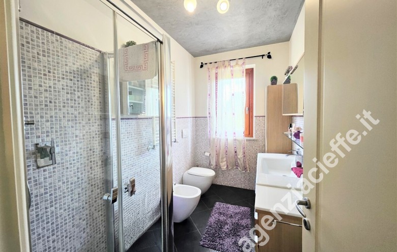 Appartamento indipendente in vendita a Marina Di Massa (Massa) - Foto 9