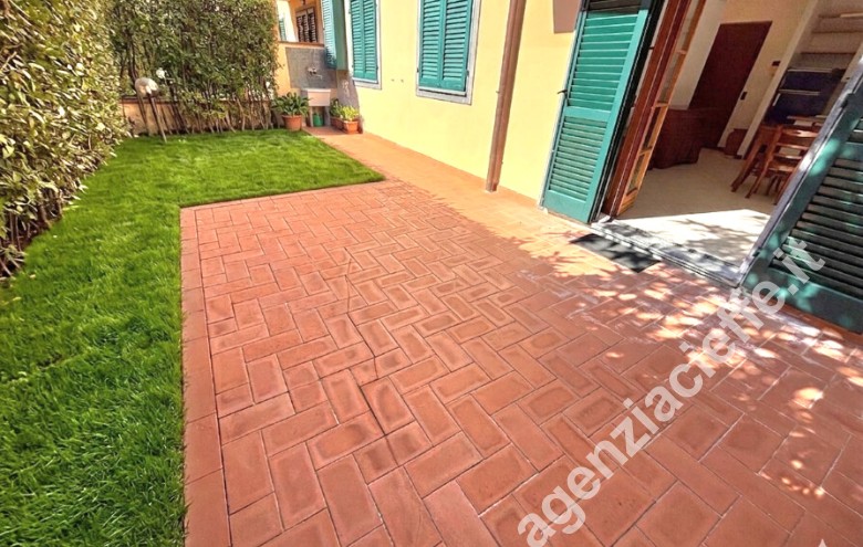 Appartamento in vendita a Marina Di Massa (Massa) - Foto 1