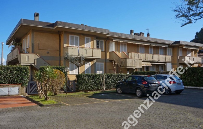 Appartamento indipendente in vendita a Marina Di Massa (Massa) - Foto 1