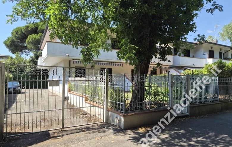 Appartamento in vendita a Marina Di Massa (Massa) - Foto 2