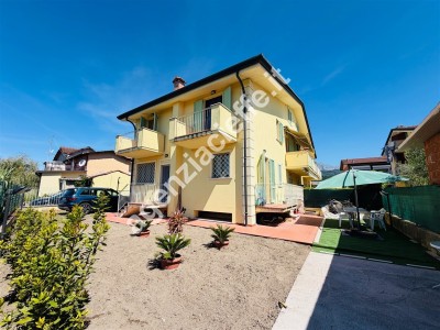 Marina di Massa – Villetta a...