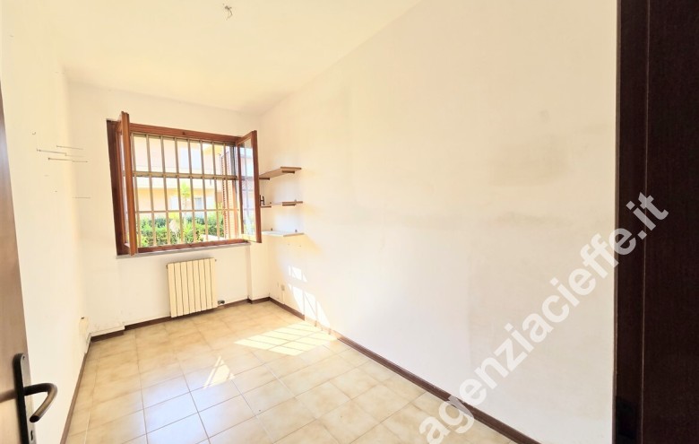 Appartamento indipendente in vendita a Marina Di Massa (Massa) - Foto 8
