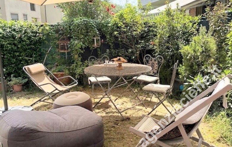 Appartamento indipendente in vendita a Marina Di Massa (Massa) - Foto 1