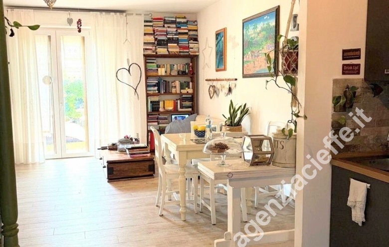 Appartamento indipendente in vendita a Marina Di Massa (Massa) - Foto 2