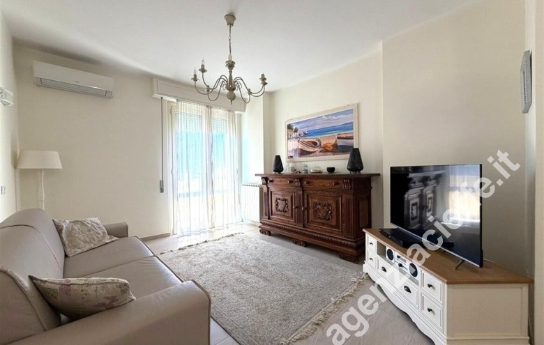 Appartamento in vendita a Marina Di Massa (Massa) - Foto 2