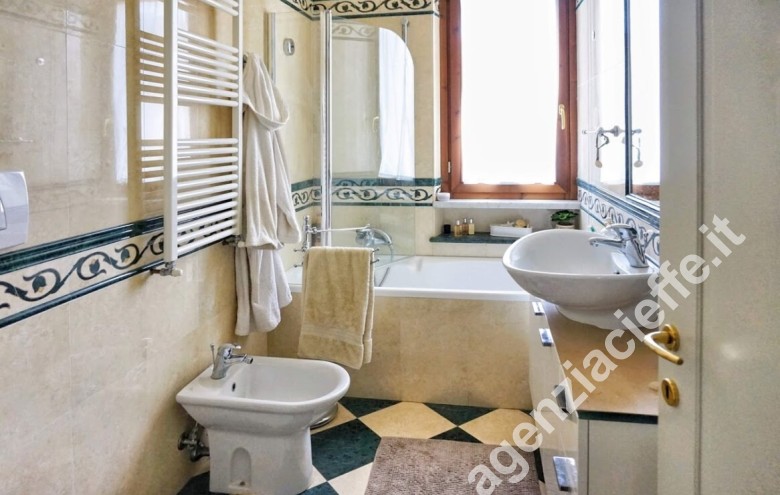 Appartamento indipendente in vendita a Marina Di Massa (Massa) - Foto 40