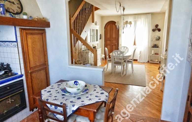 Appartamento indipendente in vendita a Marina Di Massa (Massa) - Foto 3