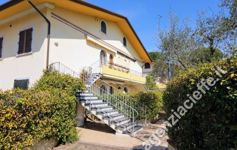 Appartamento indipendente in vendita a Marina Di Massa (Massa) - Foto 1