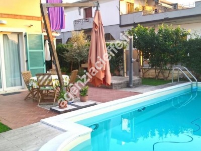 Massa, in zona riservata e a d...