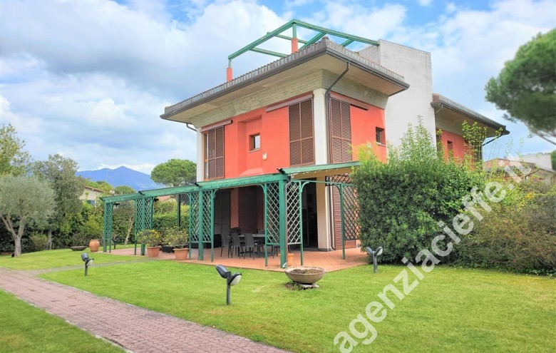 Villa bi-trifamiliare in vendita a Marina Di Massa (Massa) - Foto 25