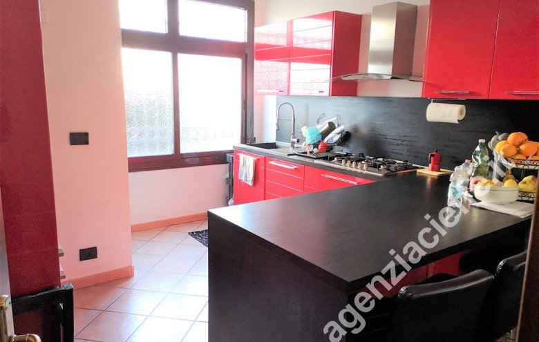 Appartamento indipendente in vendita a Marina Di Massa (Massa) - Foto 2