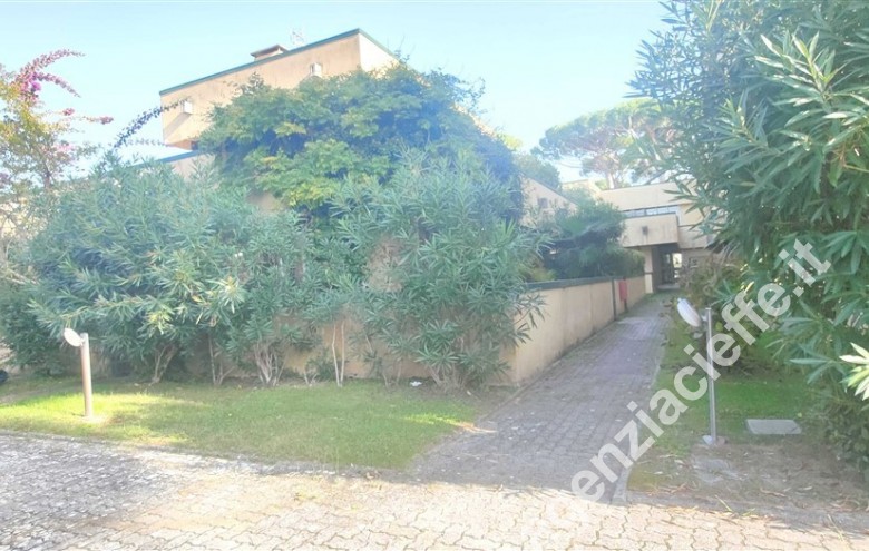 Casa bi-trifamiliare in vendita a Cinquale (Montignoso) - Foto 1