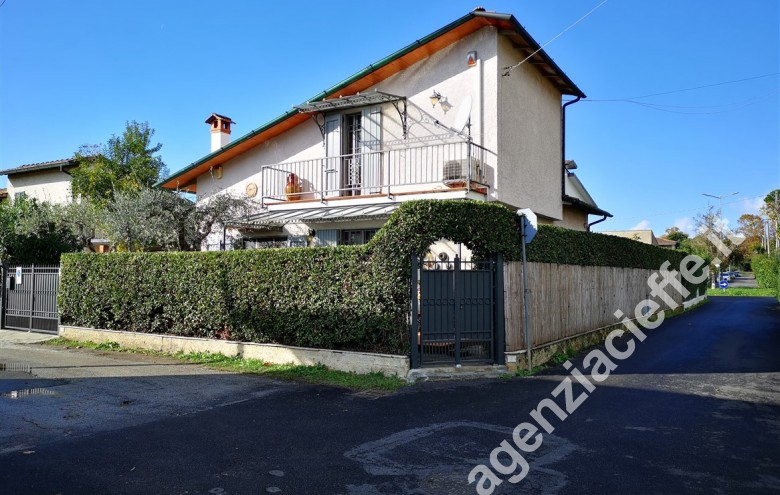 Casa indipendente in vendita a Cinquale (Montignoso) - Foto 1