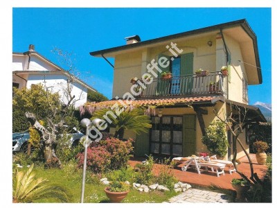 Cinquale di Montignoso, elegan...