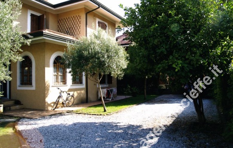 Villa - villetta in vendita a Marina Di Massa (Massa) - Foto 4