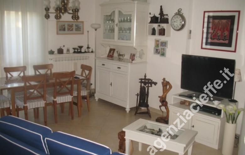 Appartamento in vendita a Marina Di Massa (Massa) - Foto 1