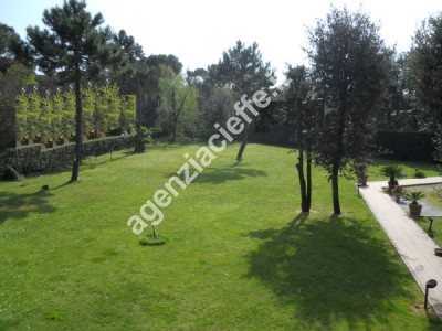 Ronchi di Marina di Massa ed a...