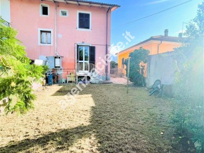 Marina di Massa, località Ric...