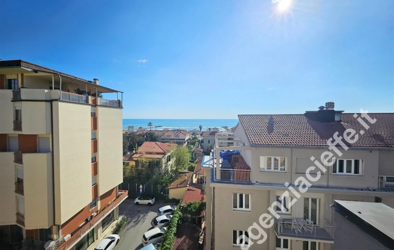 Attico in vendita a Marina Di Massa (Massa) - Foto 1