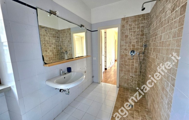 Casa bi-trifamiliare in vendita a Massa - Foto 18