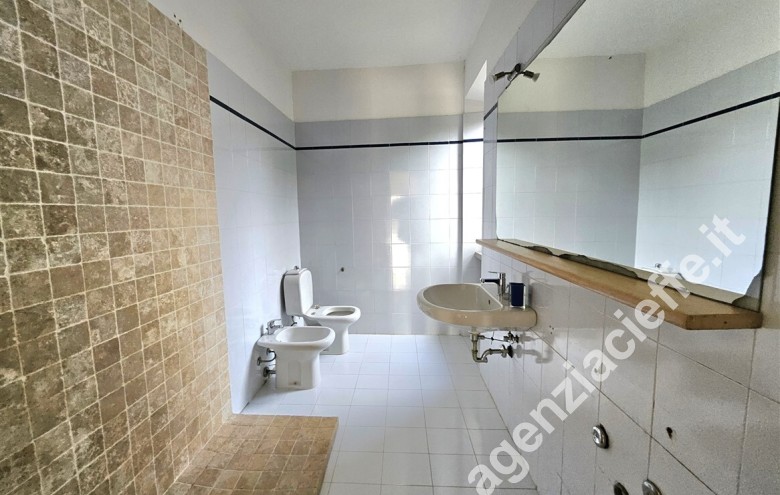 Casa bi-trifamiliare in vendita a Massa - Foto 17