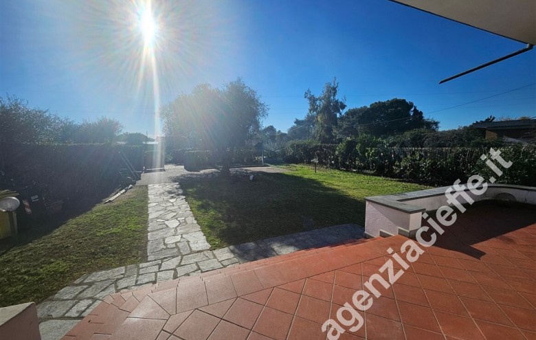 Casa bi-trifamiliare in vendita a Massa - Foto 1