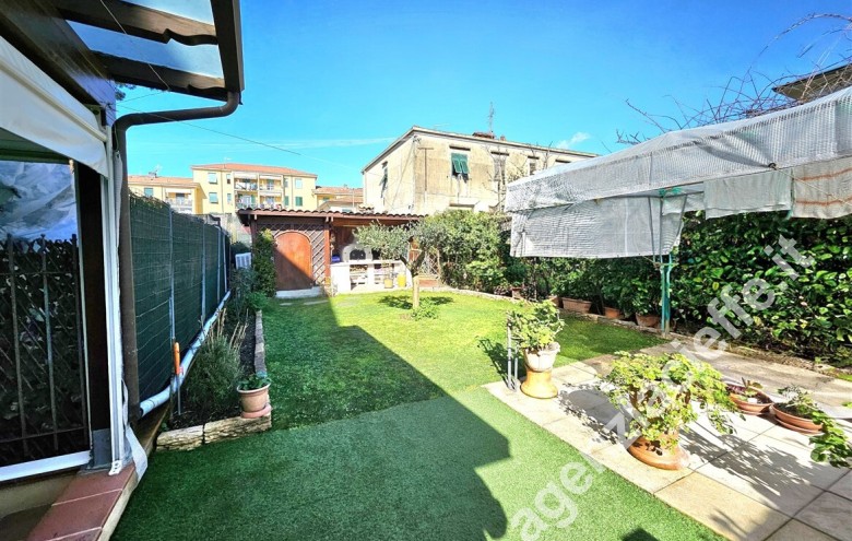 Villetta a schiera in vendita a Massa - Foto 1