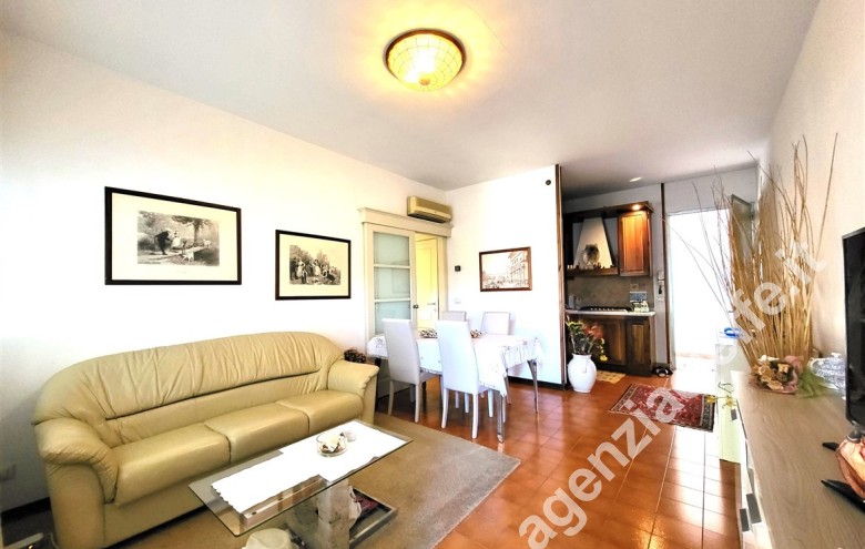 Appartamento in vendita a Marina Di Massa (Massa) - Foto 2