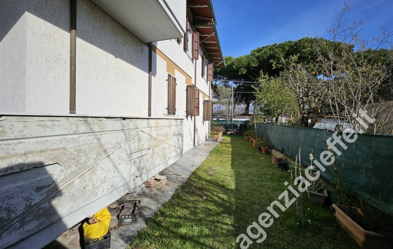 Casa bi-trifamiliare in vendita a Marina Di Massa (Massa) - Foto 3