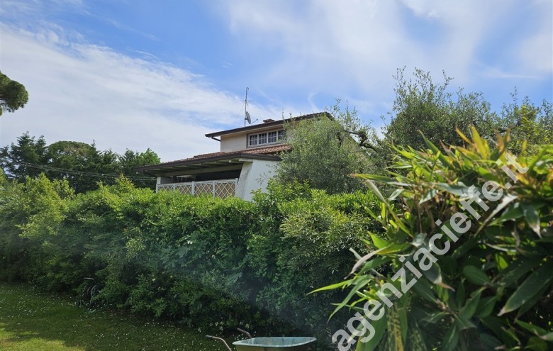 Casa bi-trifamiliare in vendita a Vittoria Apuana (Forte Dei Marmi) - Foto 2
