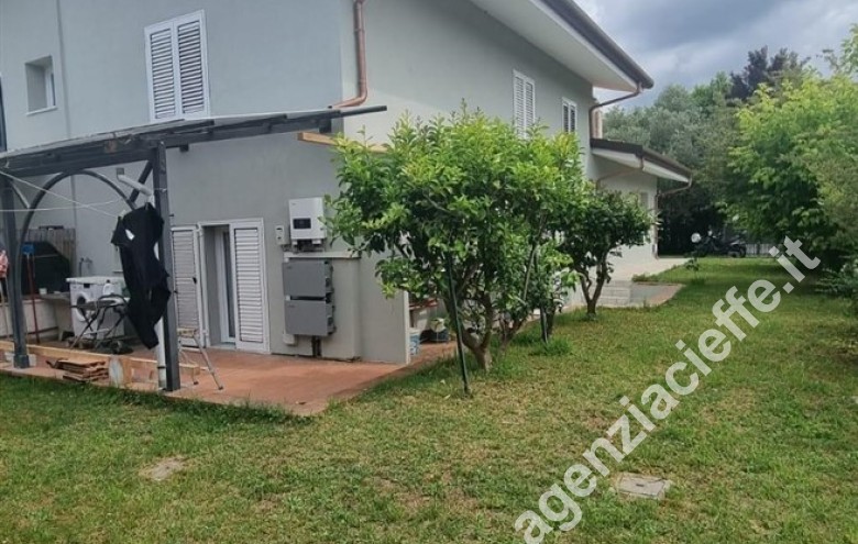 Casa bi-trifamiliare in vendita a Marina Di Massa (Massa) - Foto 10