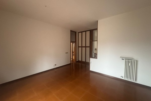 Appartamento In Vendita A Regg